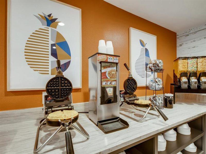 Orangewood Inn And Suites Midtown Austin Ngoại thất bức ảnh